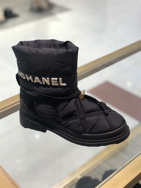 chanel winter 2017 show|Chanel winter boots.